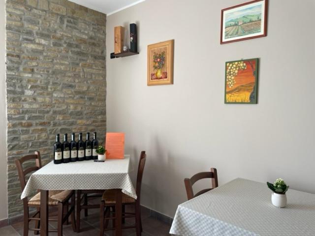 Agriturismo Finestre Di Langa Trezzo Tinella Exterior foto